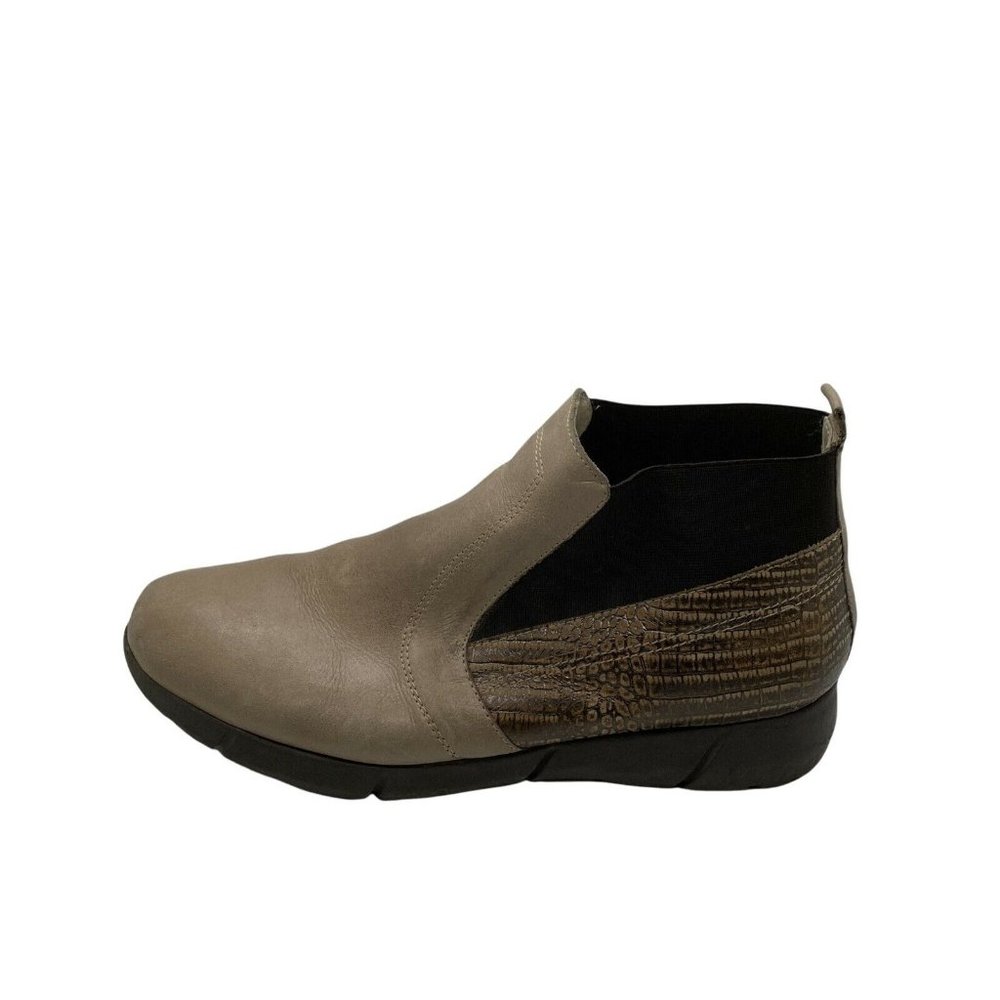 Venet Womens Tan Leather Round Toe Slip On Comfort Casual Ankle Boots Size 8